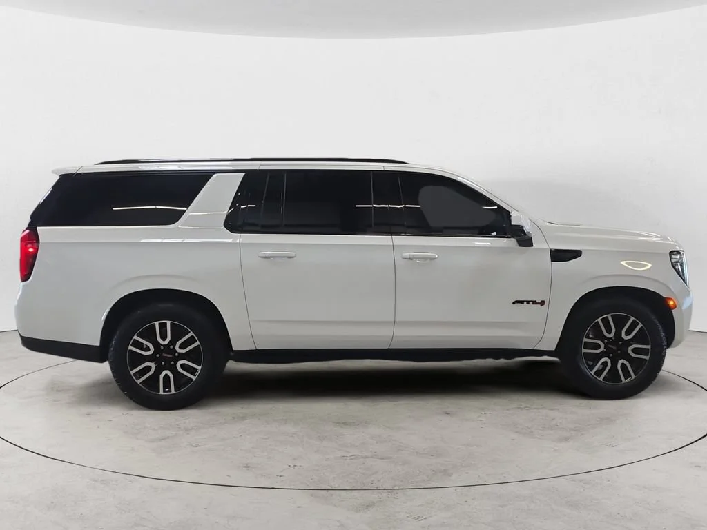 2023 GMC Yukon XL AT4 - Photo 6