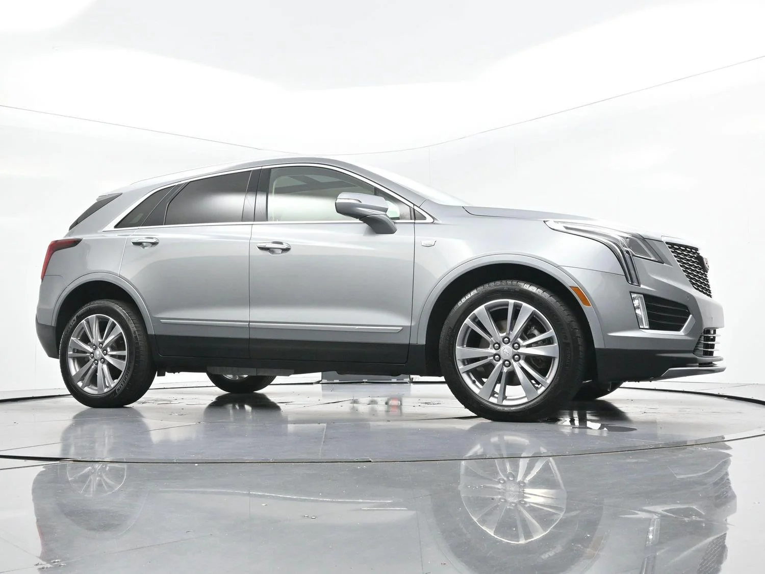 Used 2024 Argent Silver Metallic Cadillac Premium Luxury image 43