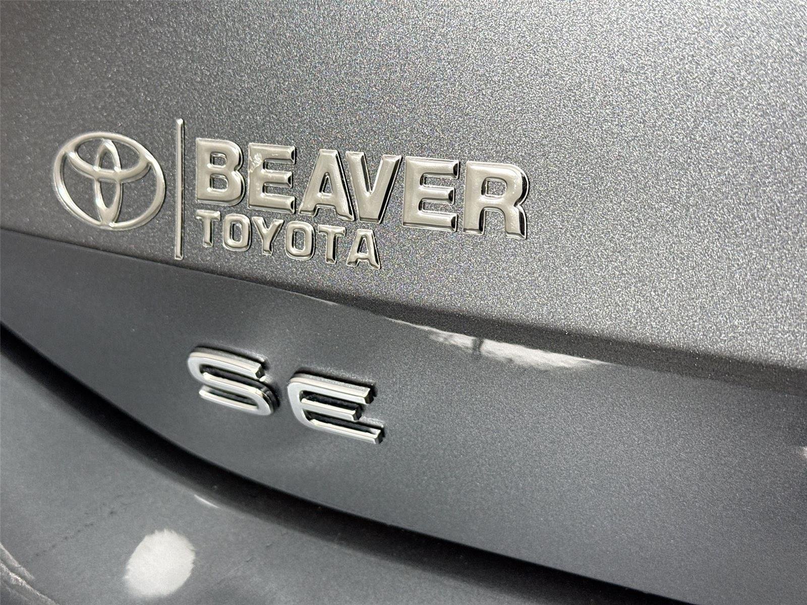 Used 2025 Platinum Gray Metallic Volkswagen SE image 14