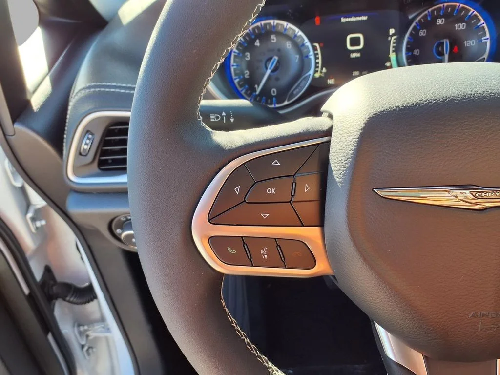 2026 Chrysler Pacifica Select - Photo 10