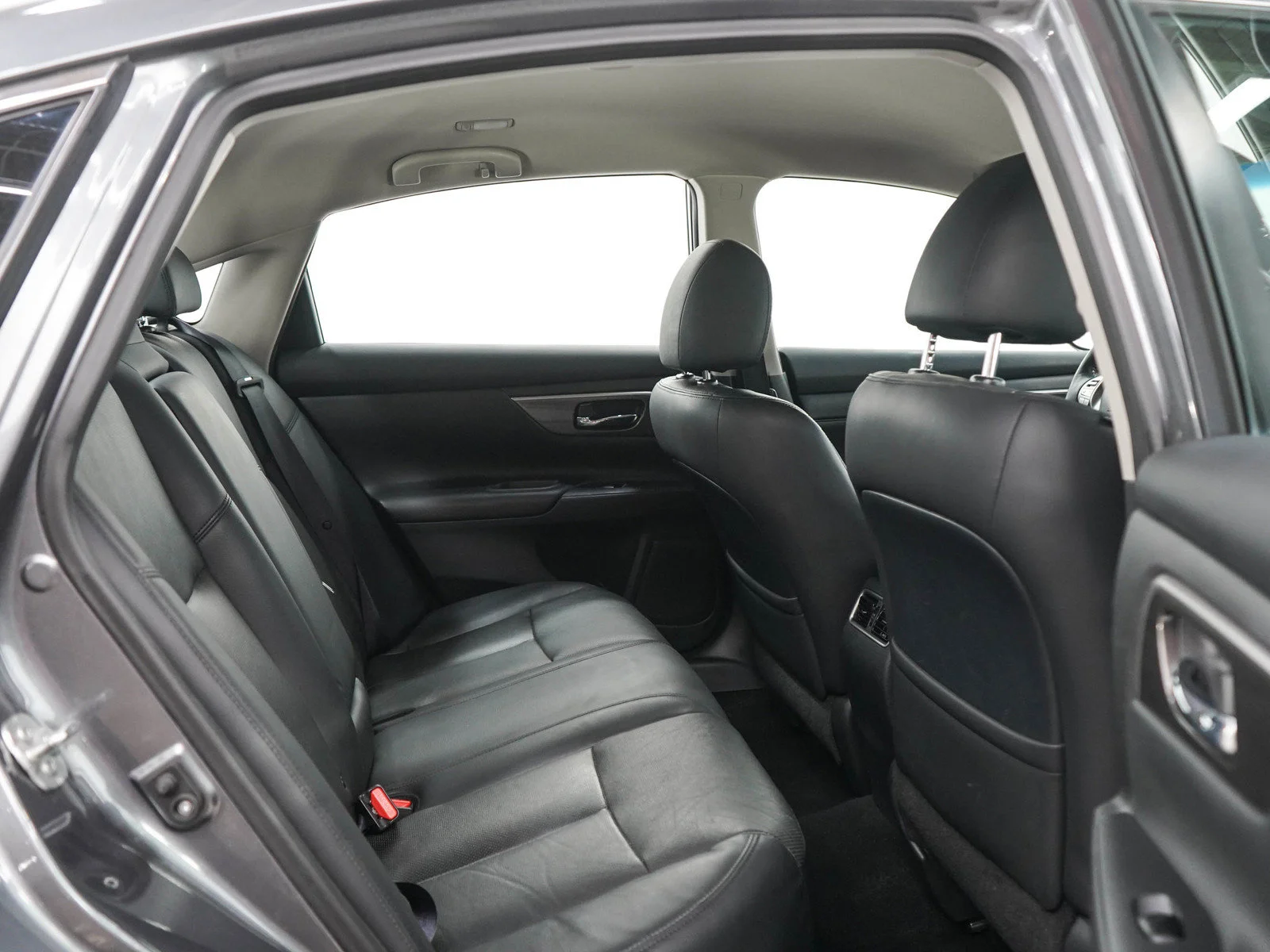 Used 2015 Gun Metallic Nissan 2.5 image 13