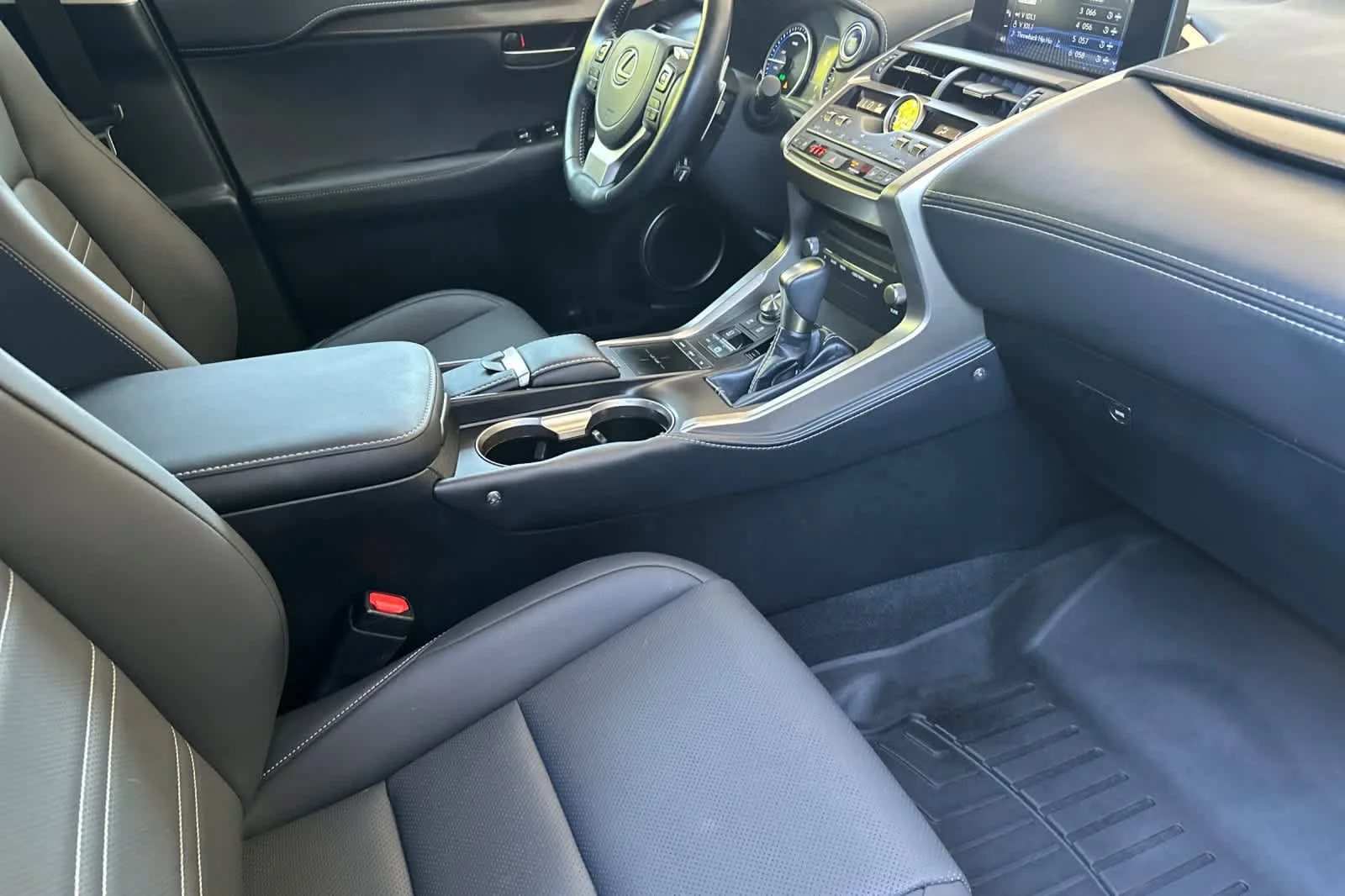 Used 2021 Atomic Silver Lexus  image 17
