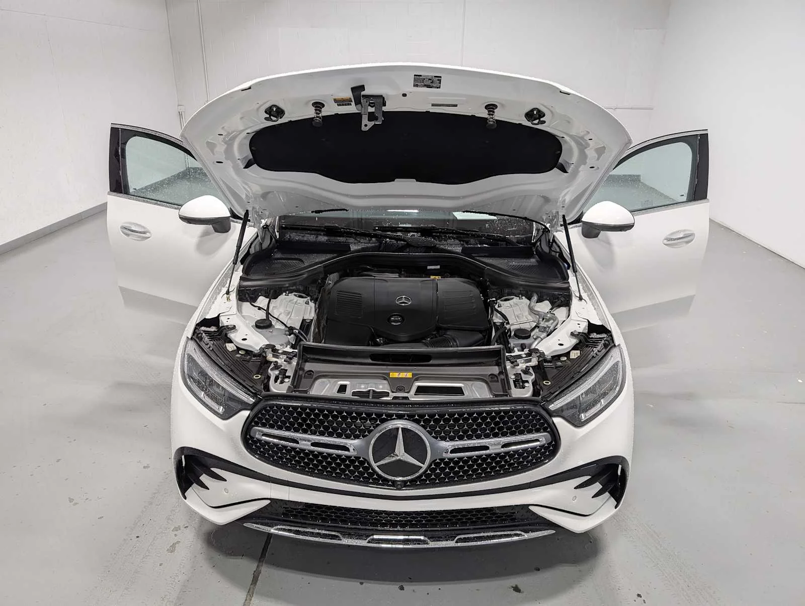 Used 2026 Polar White Mercedes-Benz GLC 300 image 13