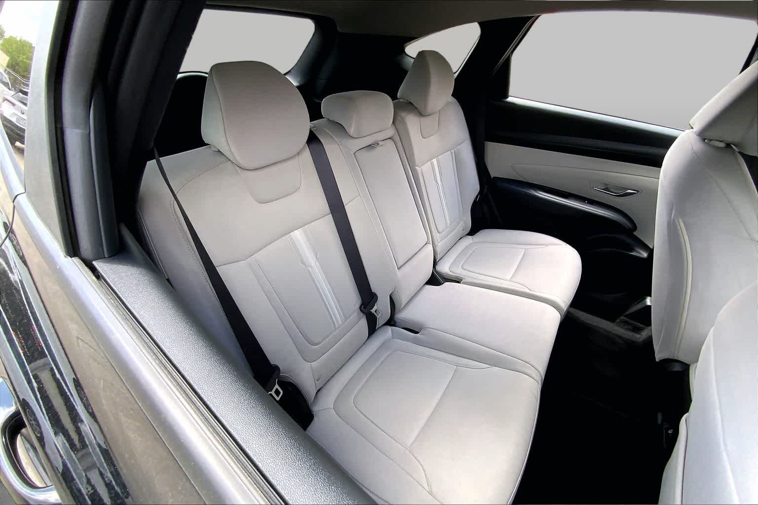 Used 2025 Phantom Black Hyundai SEL image 18