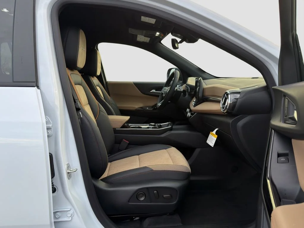 New 2026 Polar White Tricoat Chevrolet ACTIV image 18