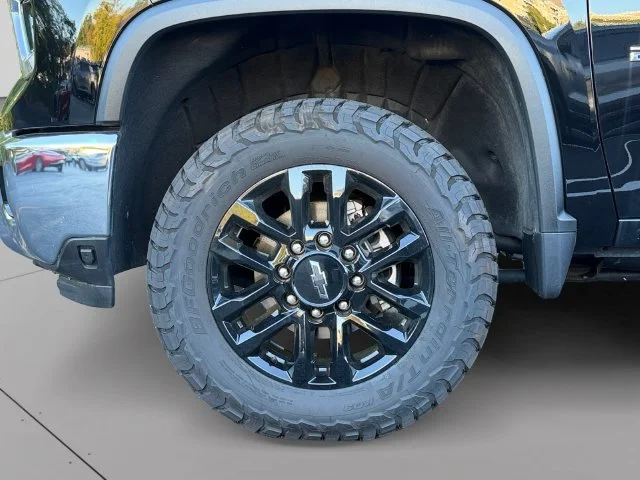 Used 2025 Black Chevrolet LTZ image 15