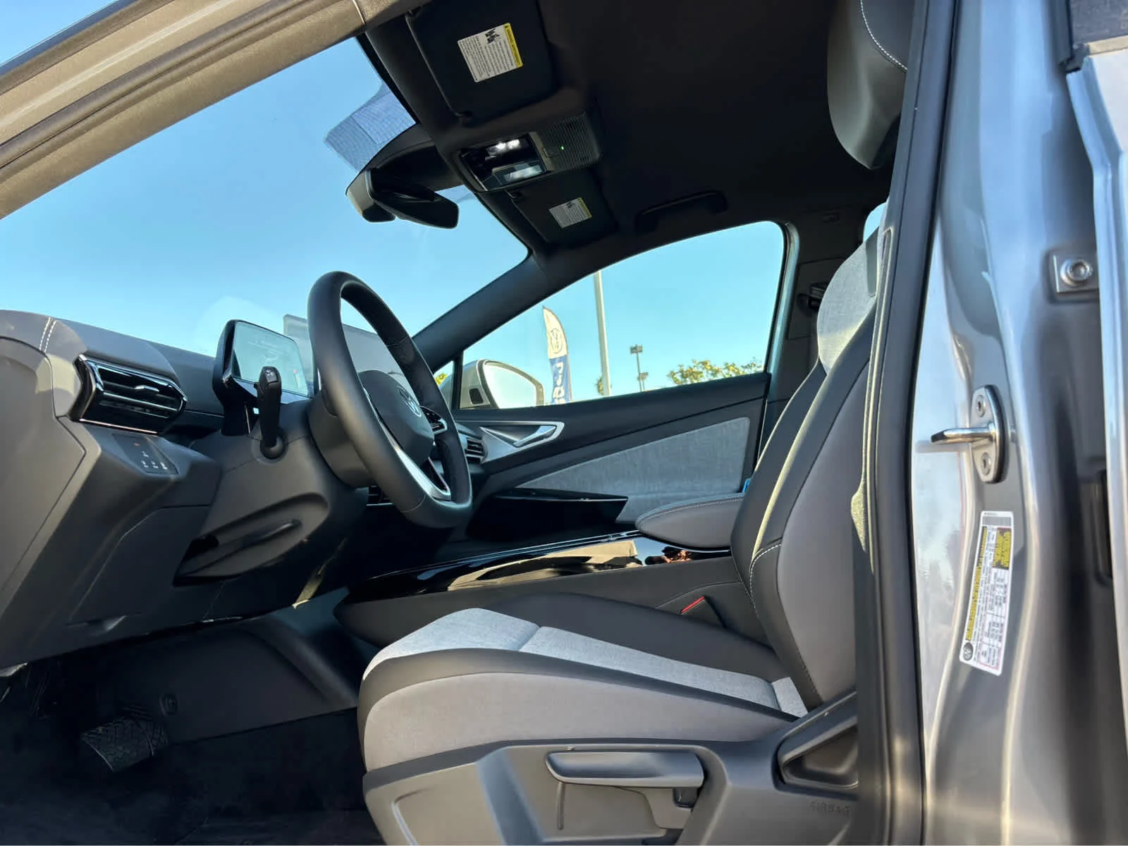 2025 Volkswagen ID.4 PRO - Photo 10