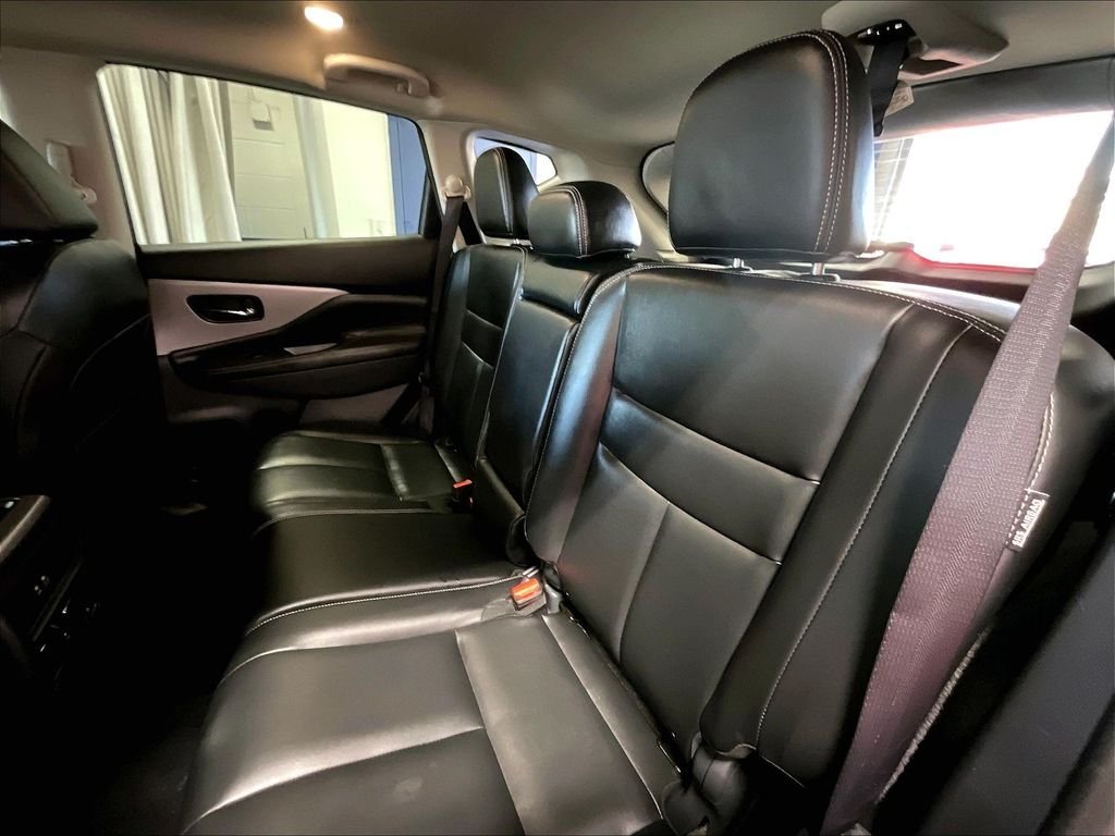 Used 2024 Gray Nissan SV image 15