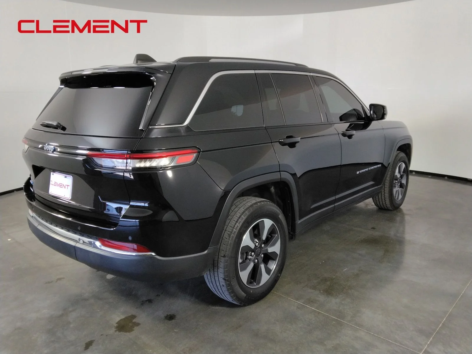 Used 2022 Black Jeep 4xe image 4