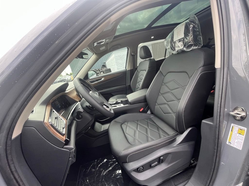 New 2026 Gray Volkswagen 2.0T SE w/Technology image 10