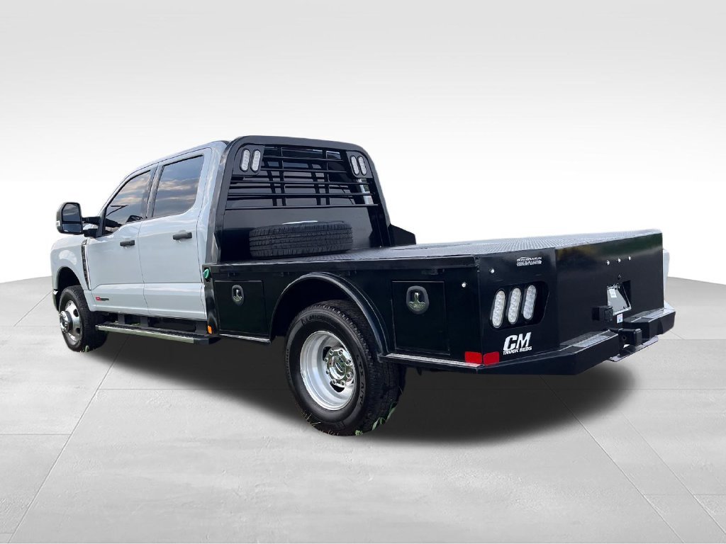 Used 2025 White Ford XL image 3