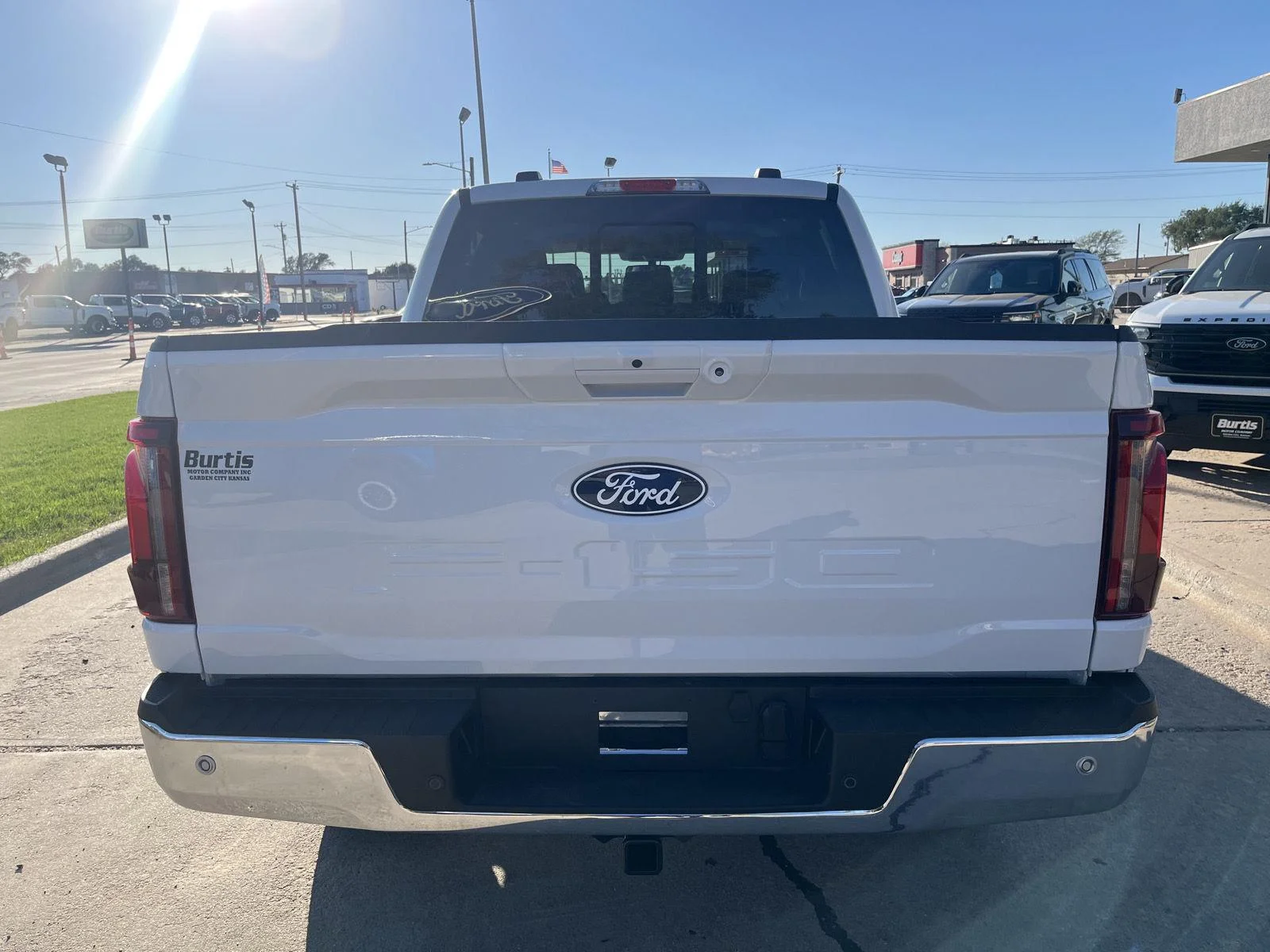 New 2026 Oxford White Ford LARIAT image 7
