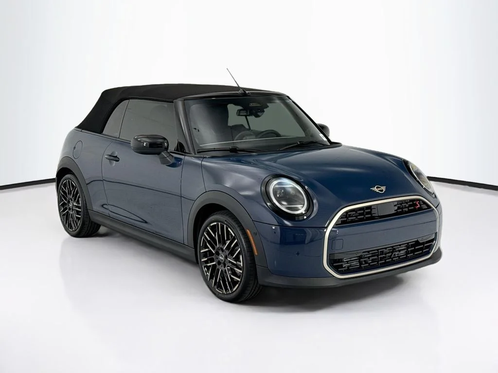 New 2026 Indigo Sunset Blue Metallic MINI Signature Plus image 11