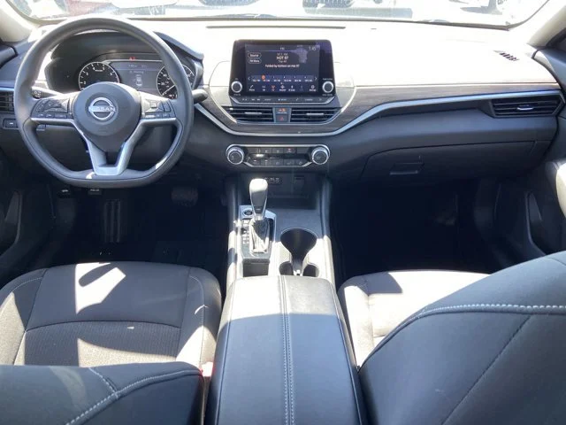 2025 Nissan Altima SV - Photo 12