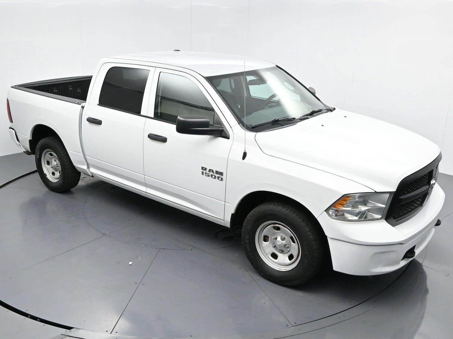 Used 2015 Bright White Clearcoat Ram Tradesman image 31