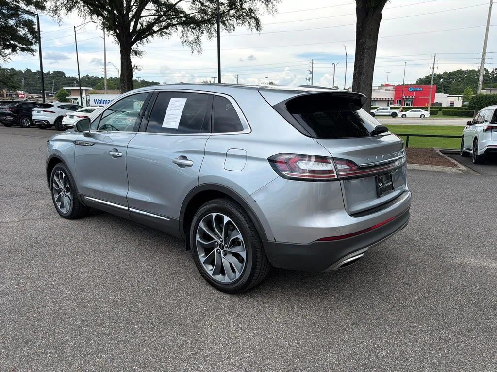 Used 2023 Radiance Metallic Lincoln Reserve image 9