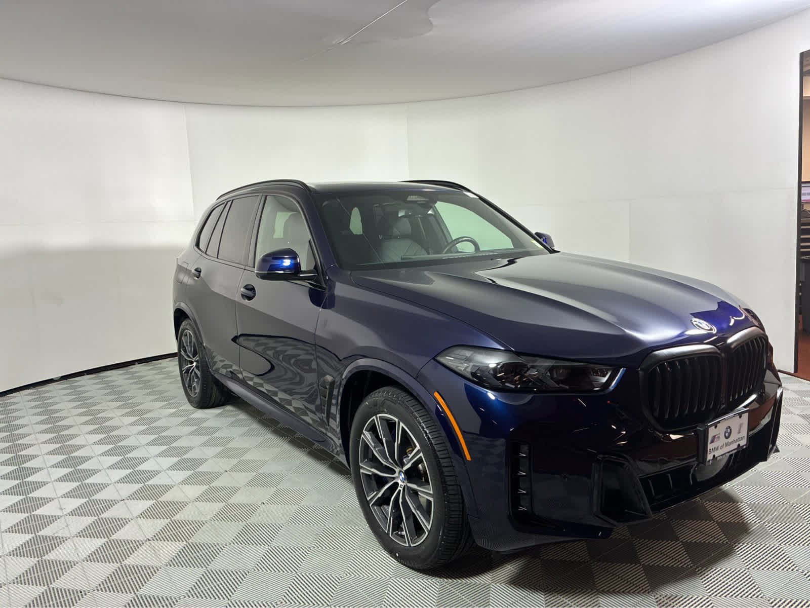 Used 2026 Tanzanite Blue II Metallic BMW xDrive40i image 5