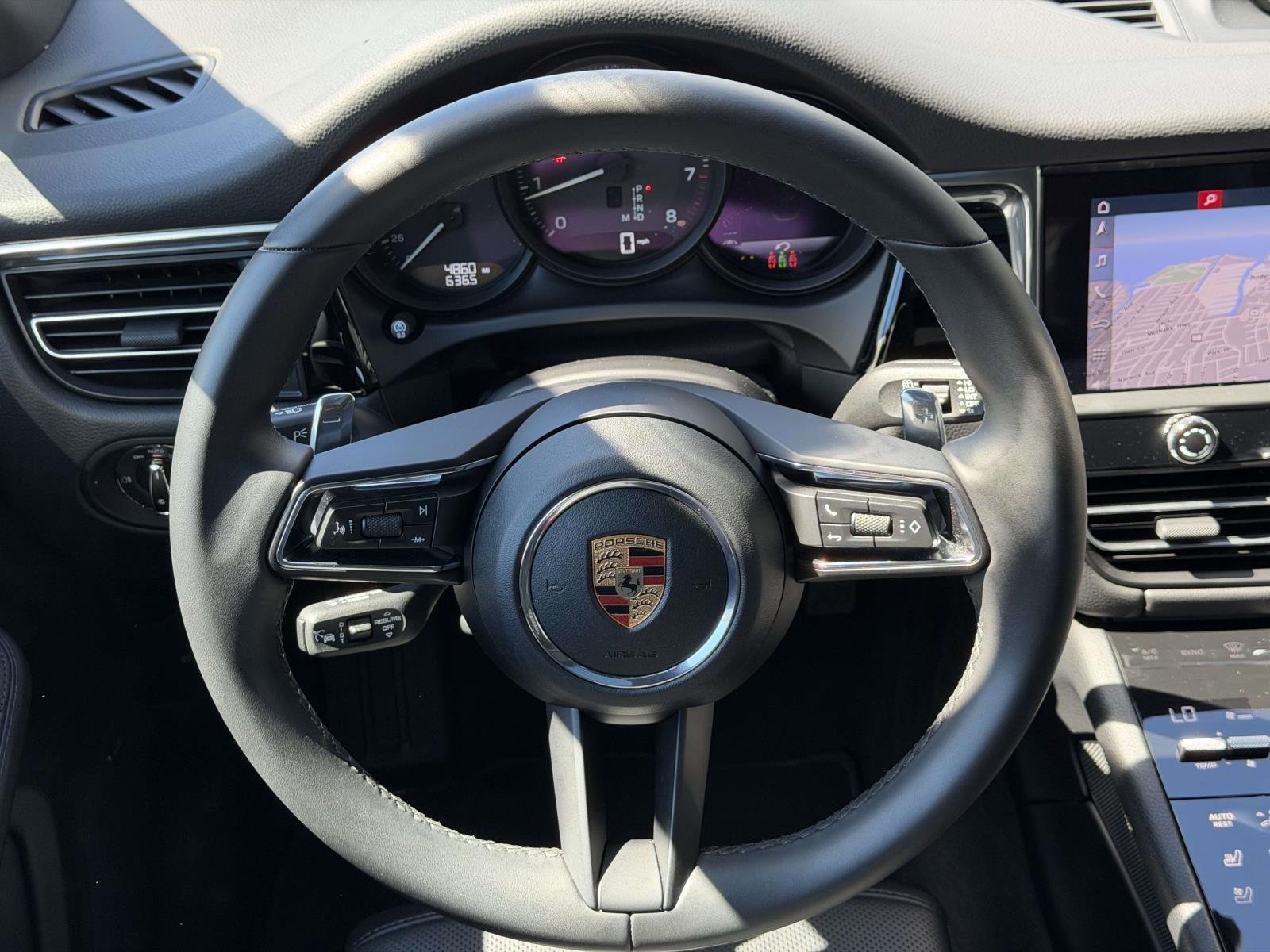 2026 Porsche Macan - Photo 17