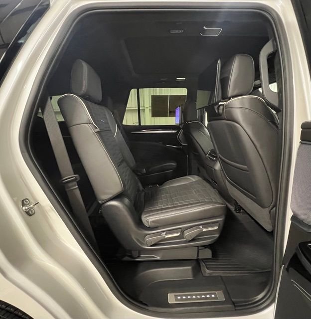 Used 2025 White Cadillac Sport Platinum image 18