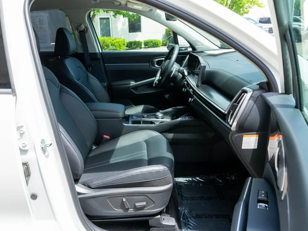 2025 Kia Sorento EX Hybrid - Photo 10