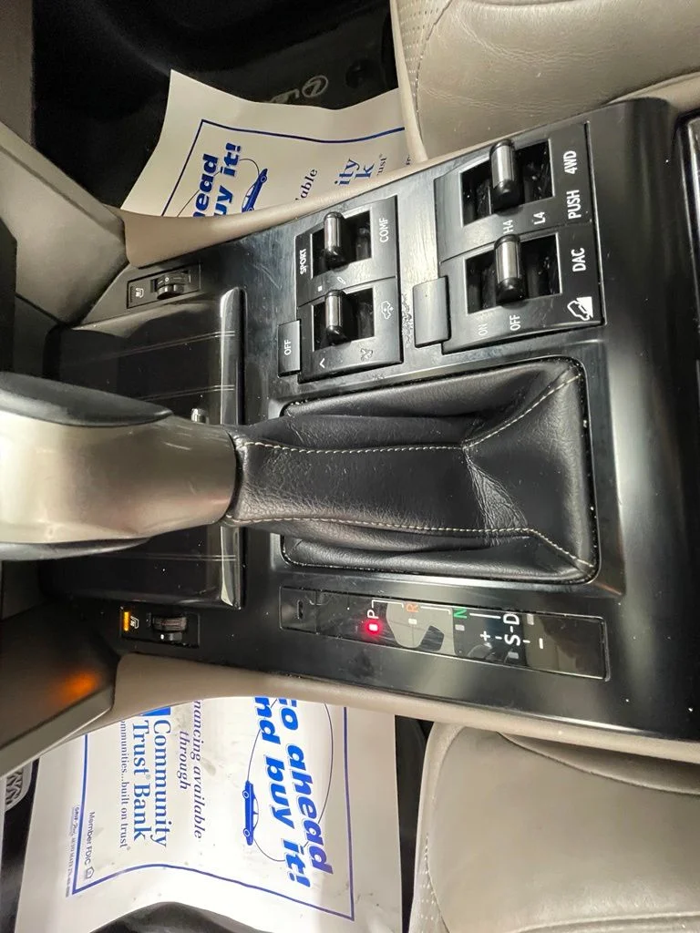 Used 2021  Lexus 460 Luxury image 22