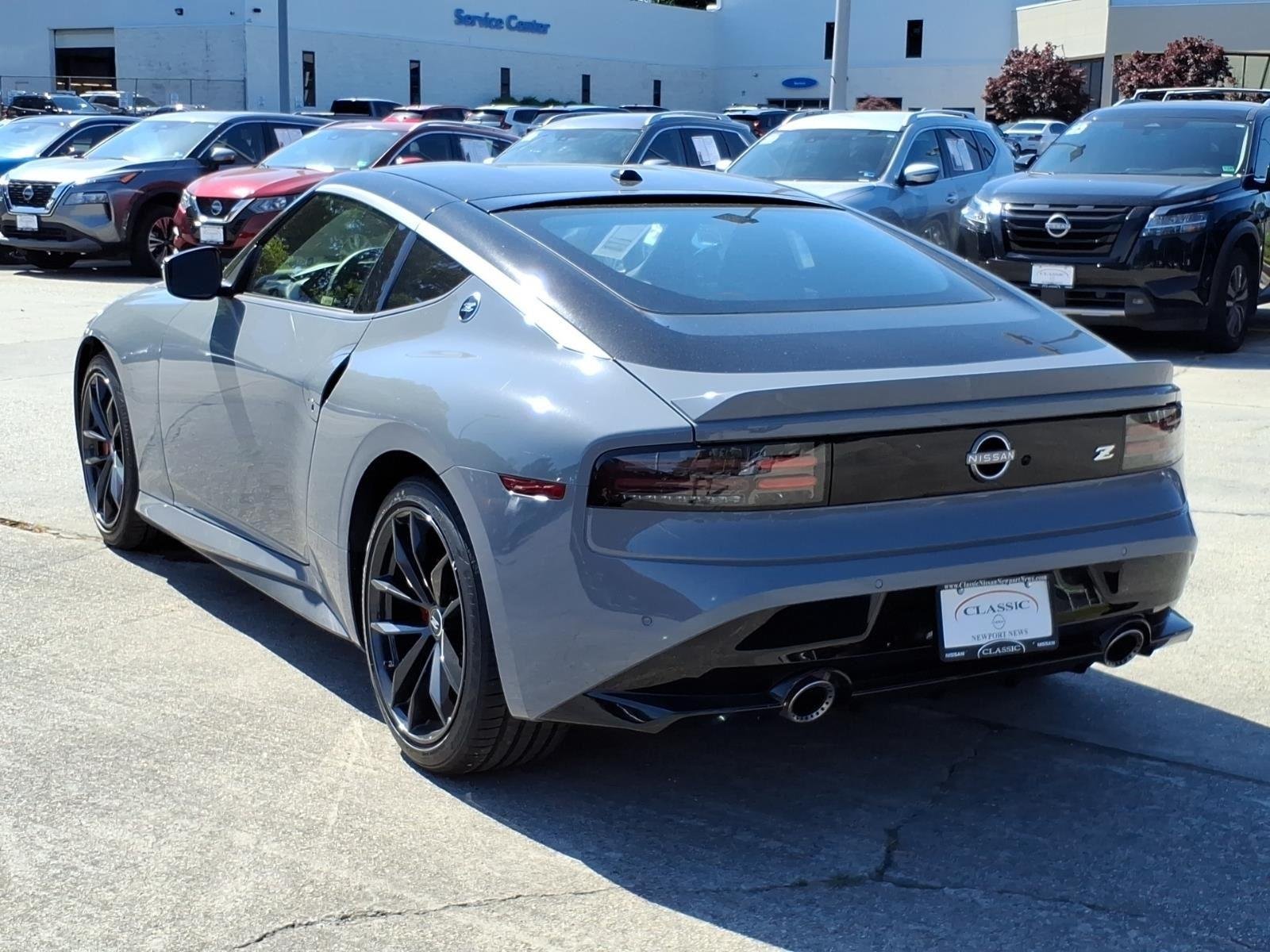 New 2026 Boulder Gray Pearl / Super Black Two-tone Nissan Performance image 11