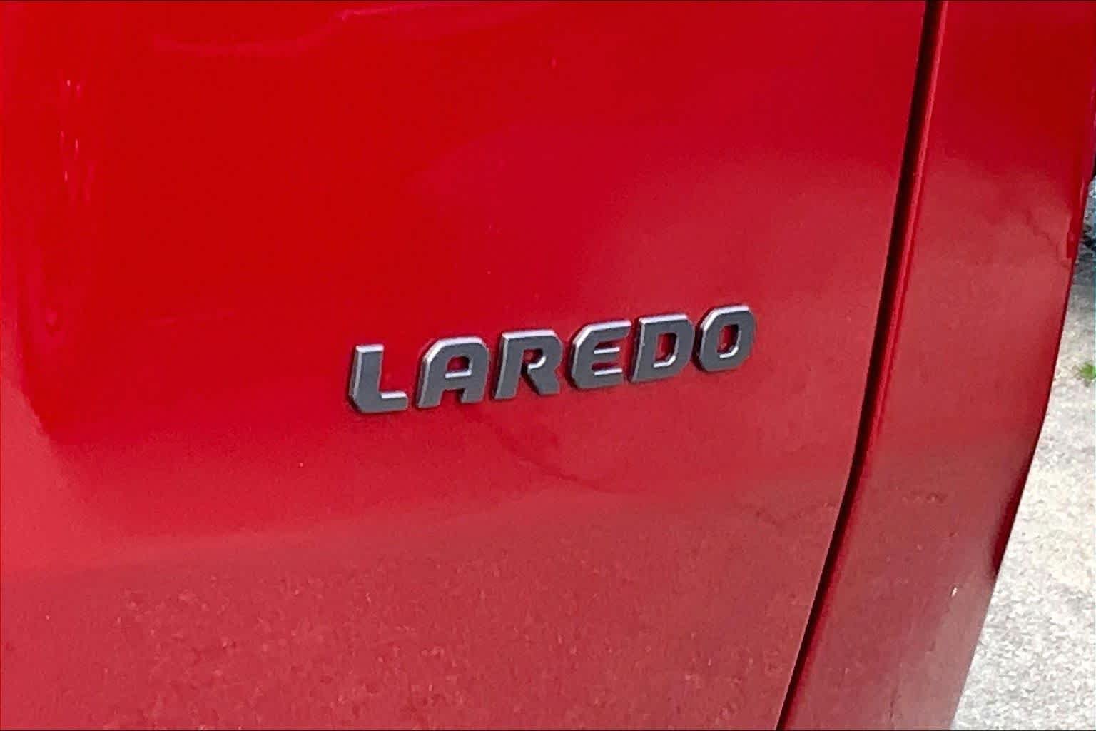 New 2026 Red Hot Pearl-Coat Exterior Paint Jeep Laredo image 14