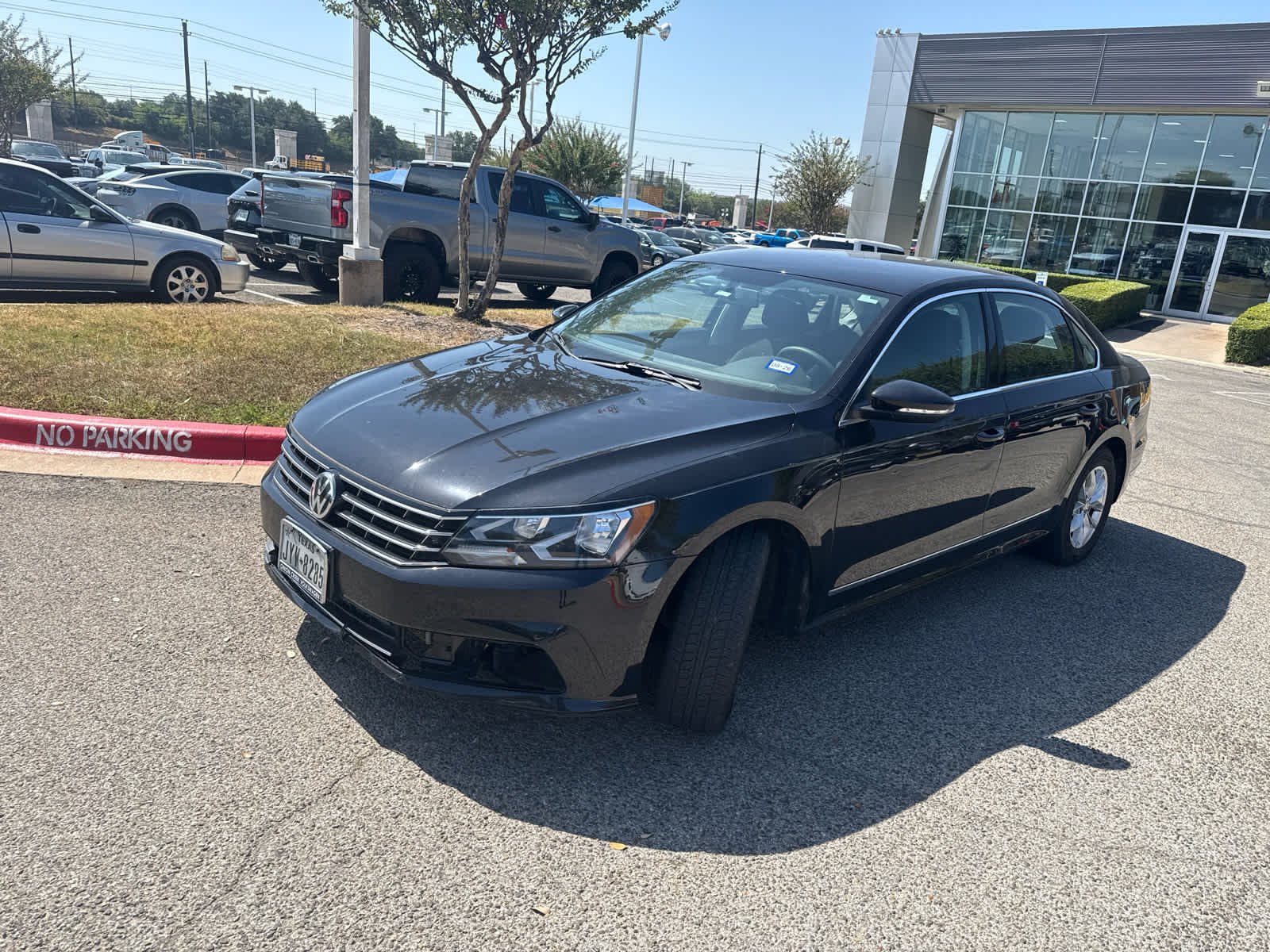 Pre-Owned 2017 Volkswagen Passat 1.8T S