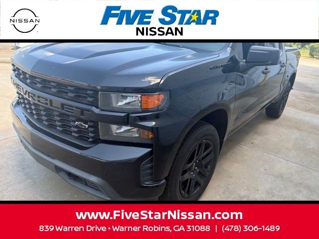Used 2020 Black Chevrolet Custom image 18
