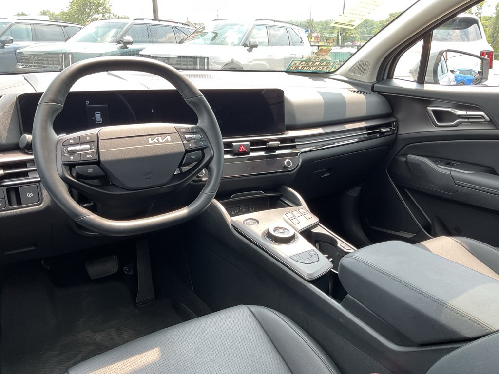 Certified Used 2026 Wolf Gray Kia EX image 20