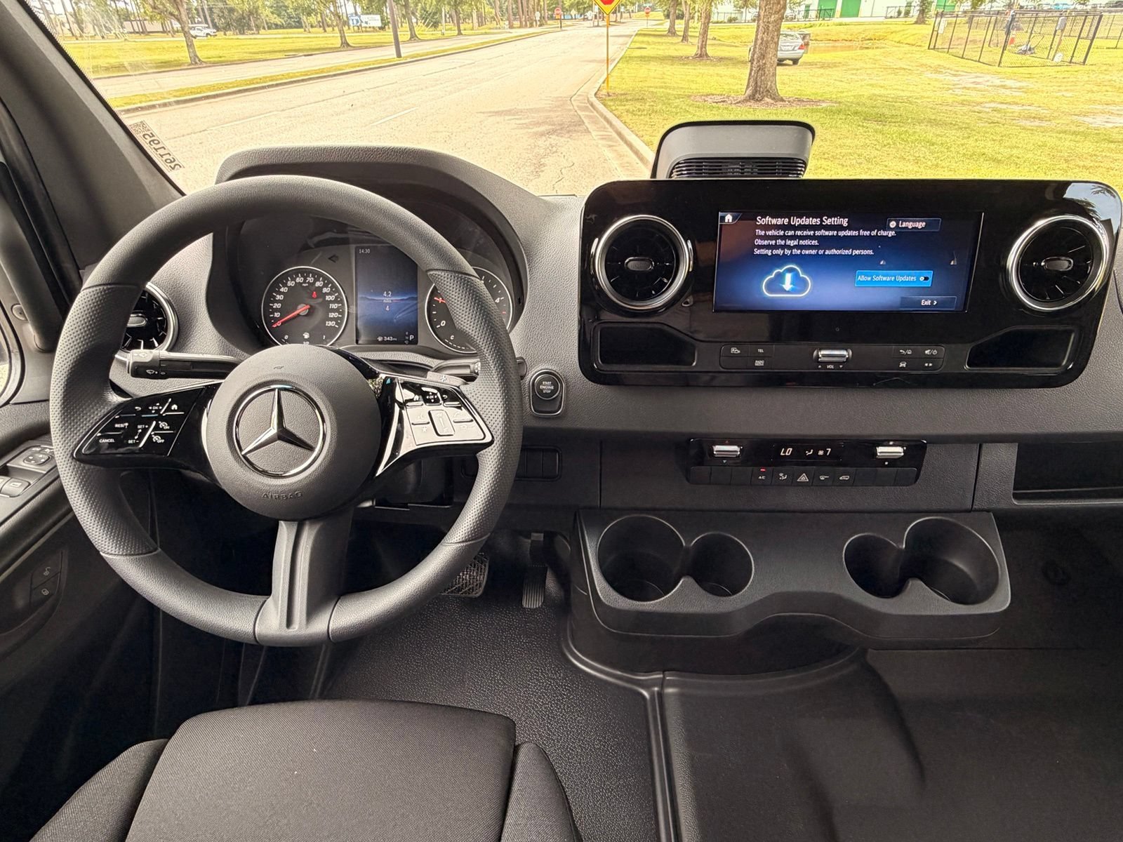 New 2026 Arctic White Mercedes-Benz Cargo 144 WB image 25
