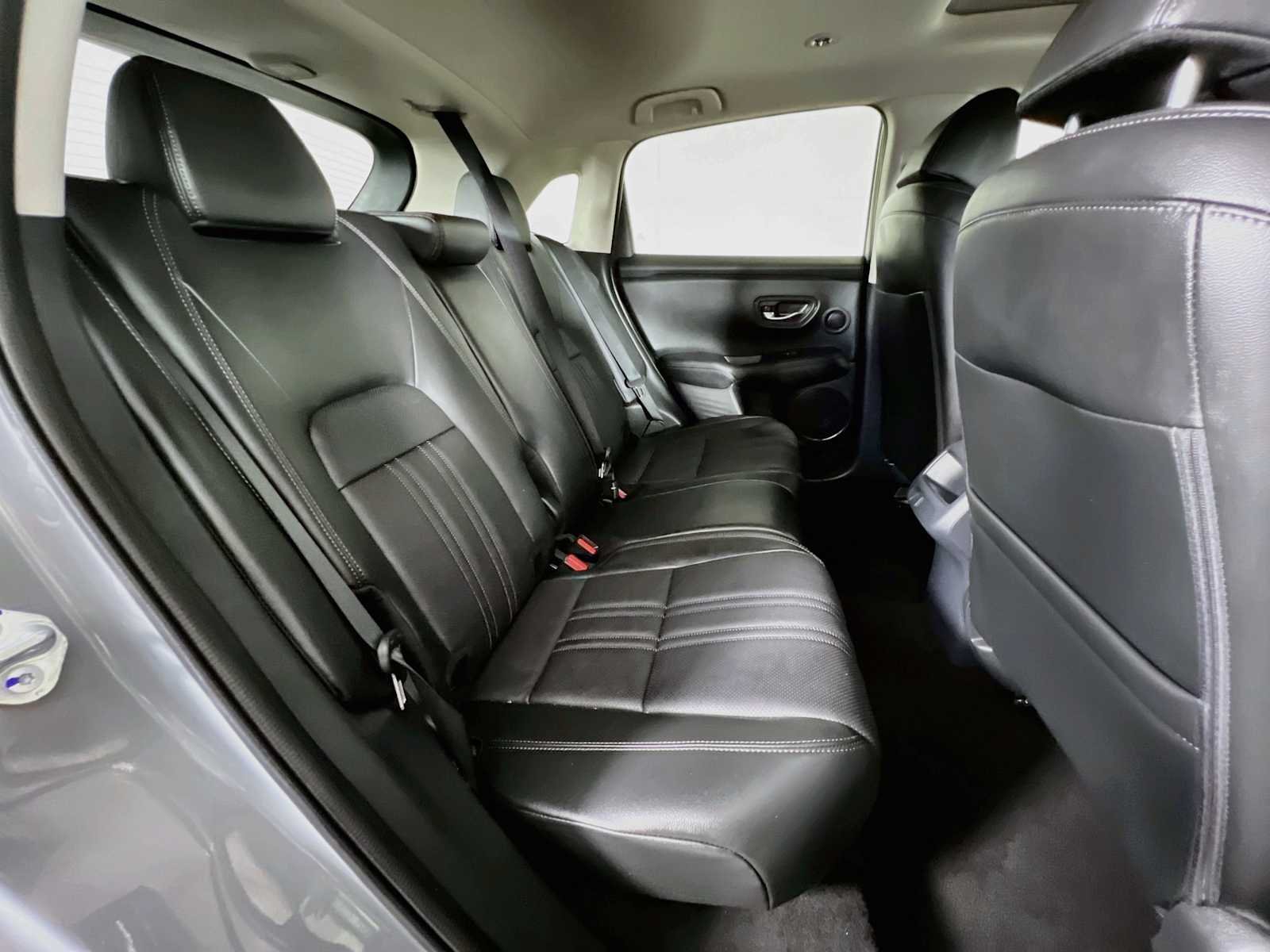 Used 2026 Urban Gray Pearl Honda EX-L image 27