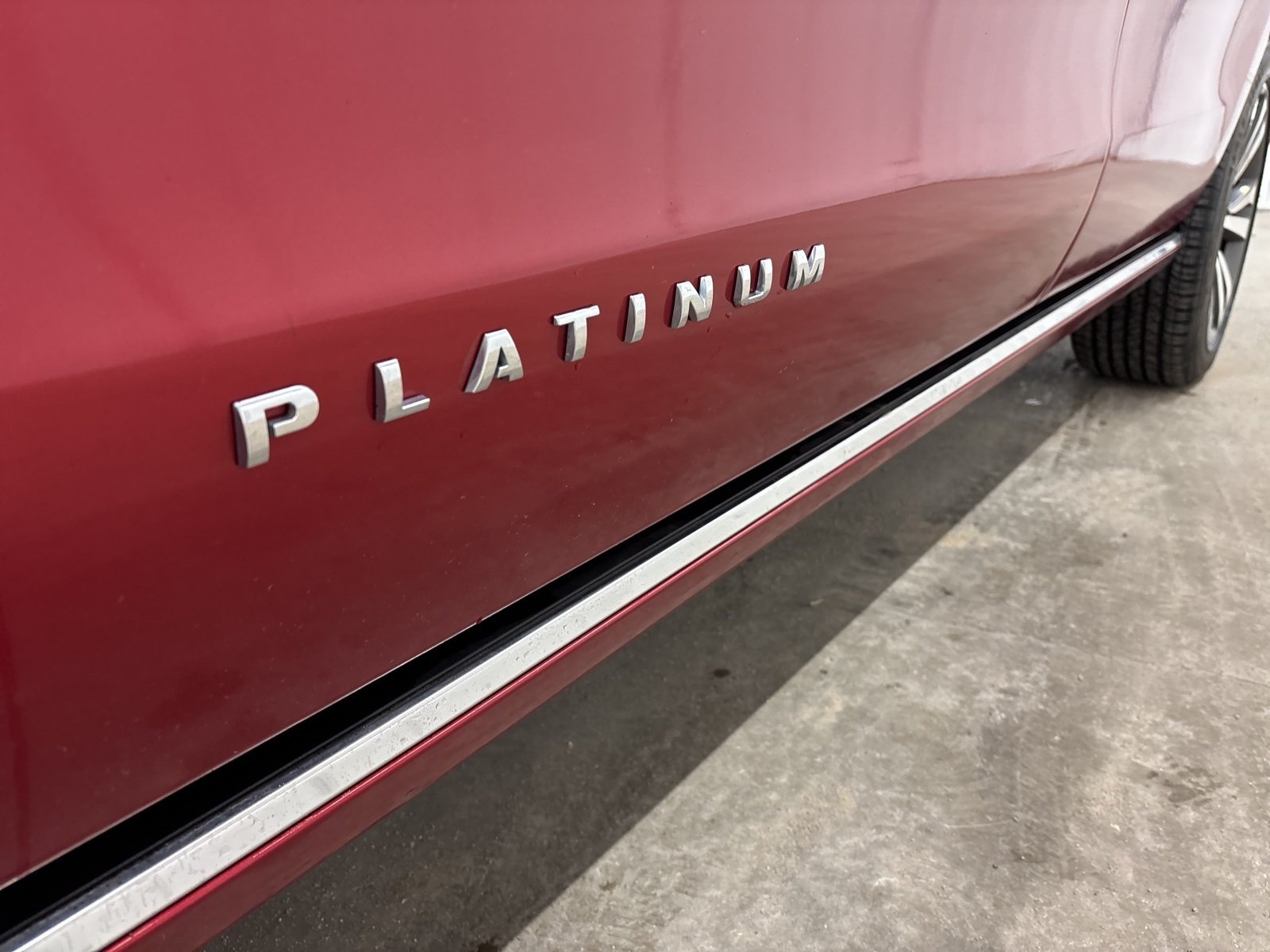 2021 Ford Expedition MAX Platinum photo 3