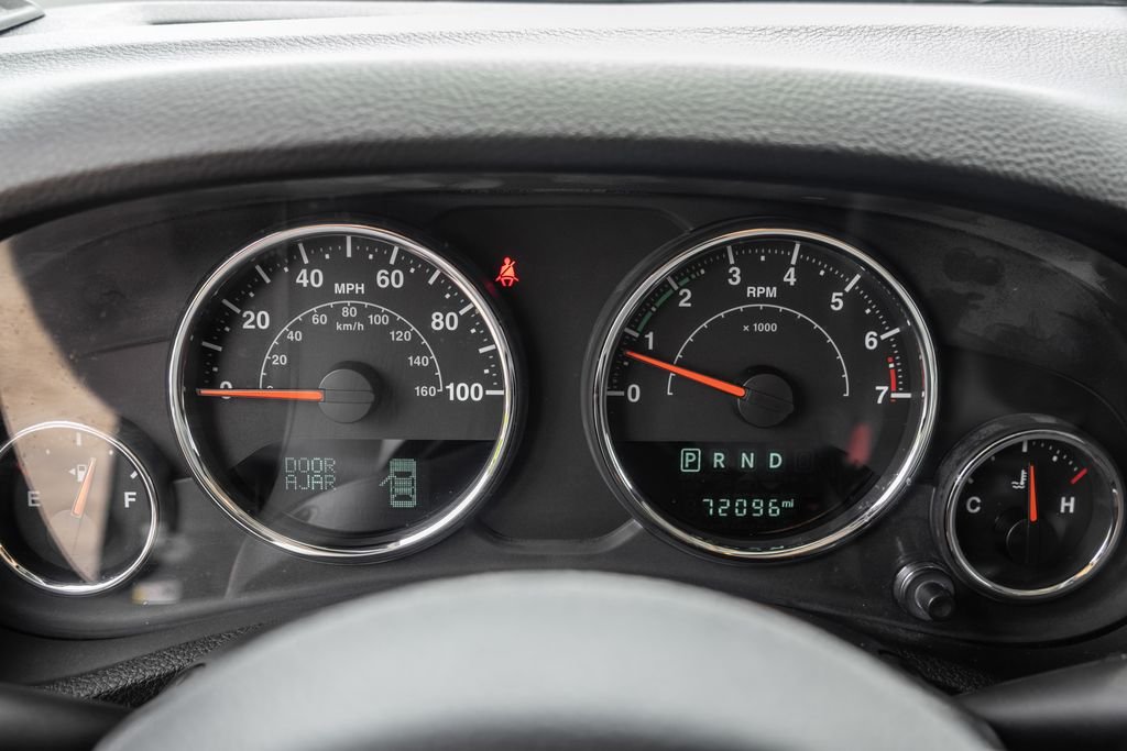 Used 2017 Black Jeep Unlimited Sahara image 25