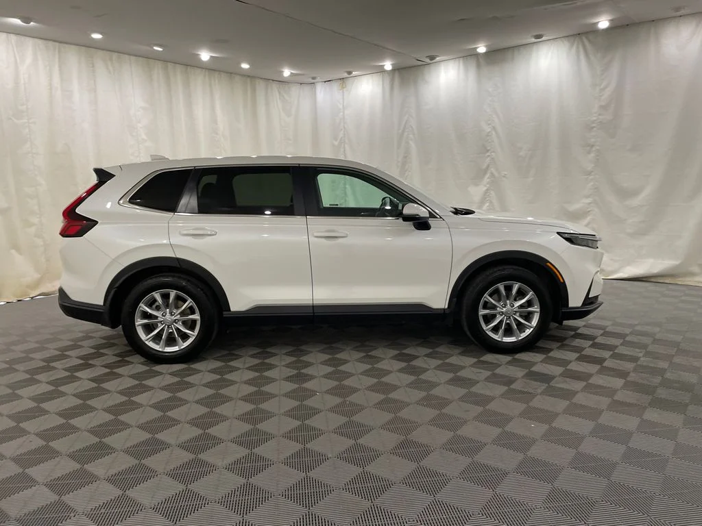 Used 2024  Honda EX-L image 4