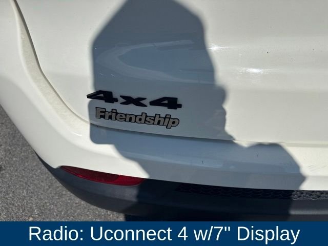 Used 2019 White Jeep Latitude image 7