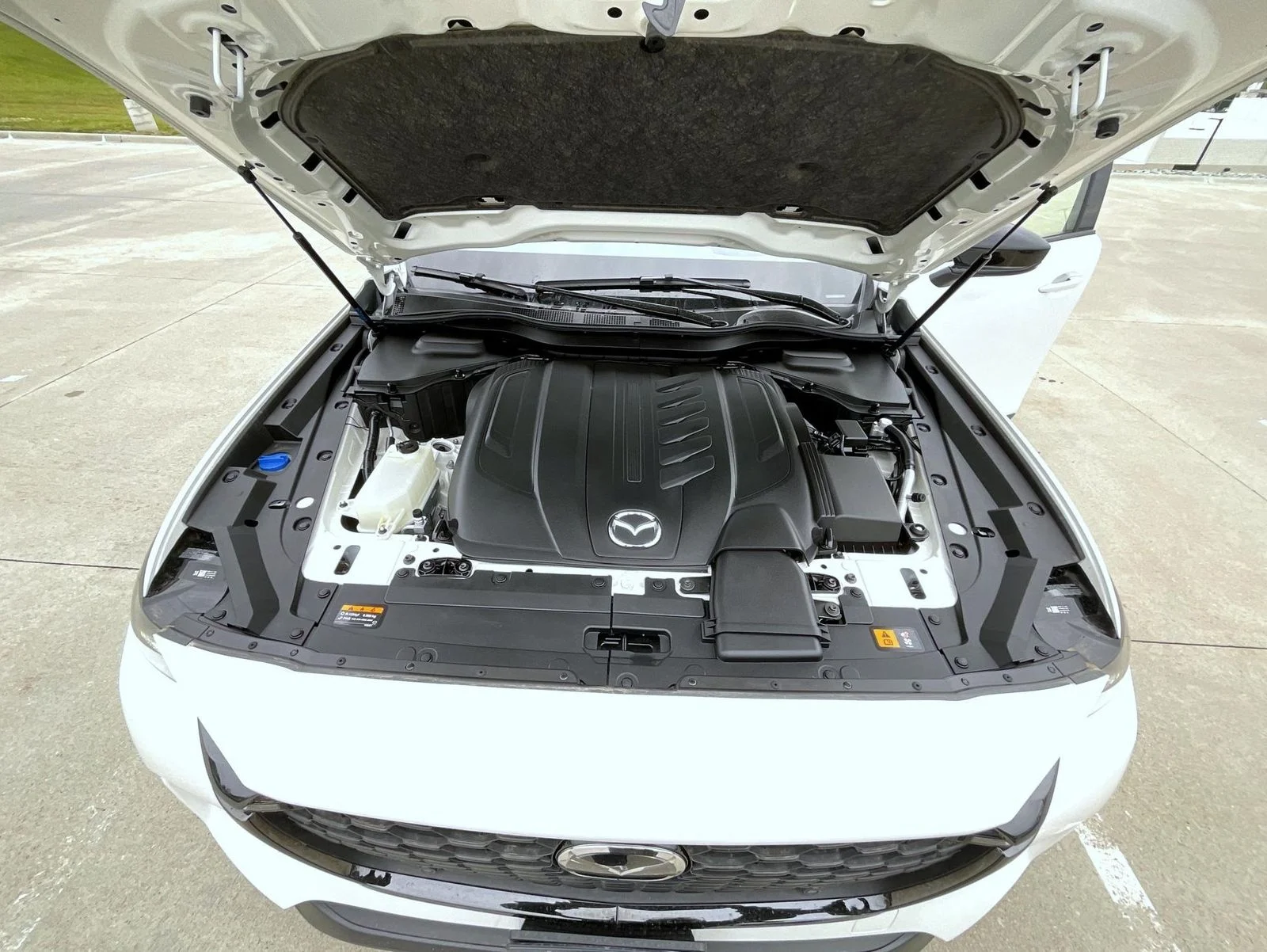 Used 2025 White Mazda 3.3 Turbo Premium image 26