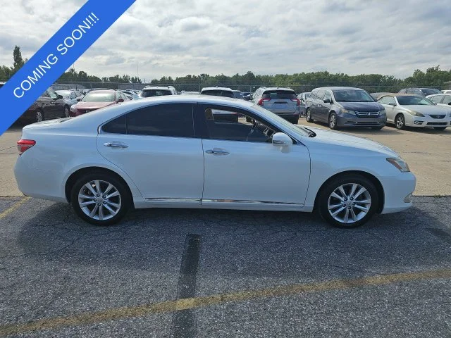 Used 2011 White Lexus 350 image 2