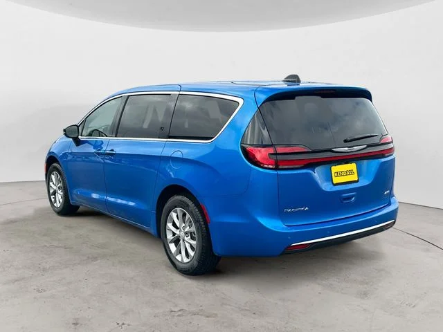 New 2026 Hydro Blue Pearl-Coat Exterior Paint Chrysler Select image 3