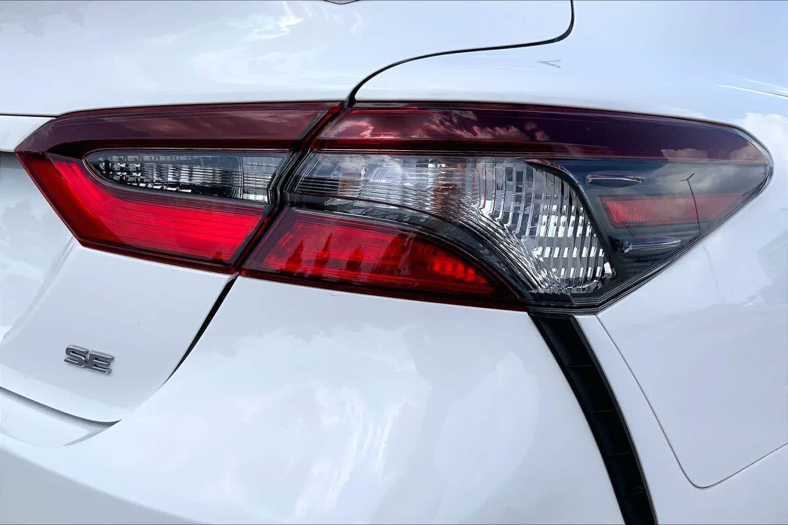 Used 2023 Ice Cap Toyota SE image 30