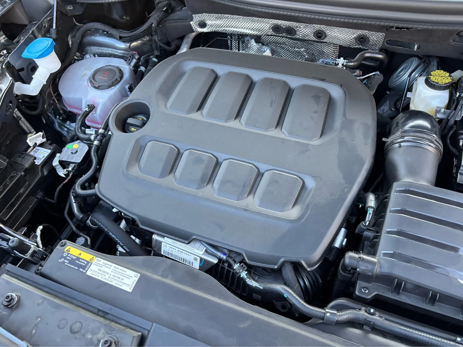New 2026 PLATINUM GRAY Volkswagen SE image 21