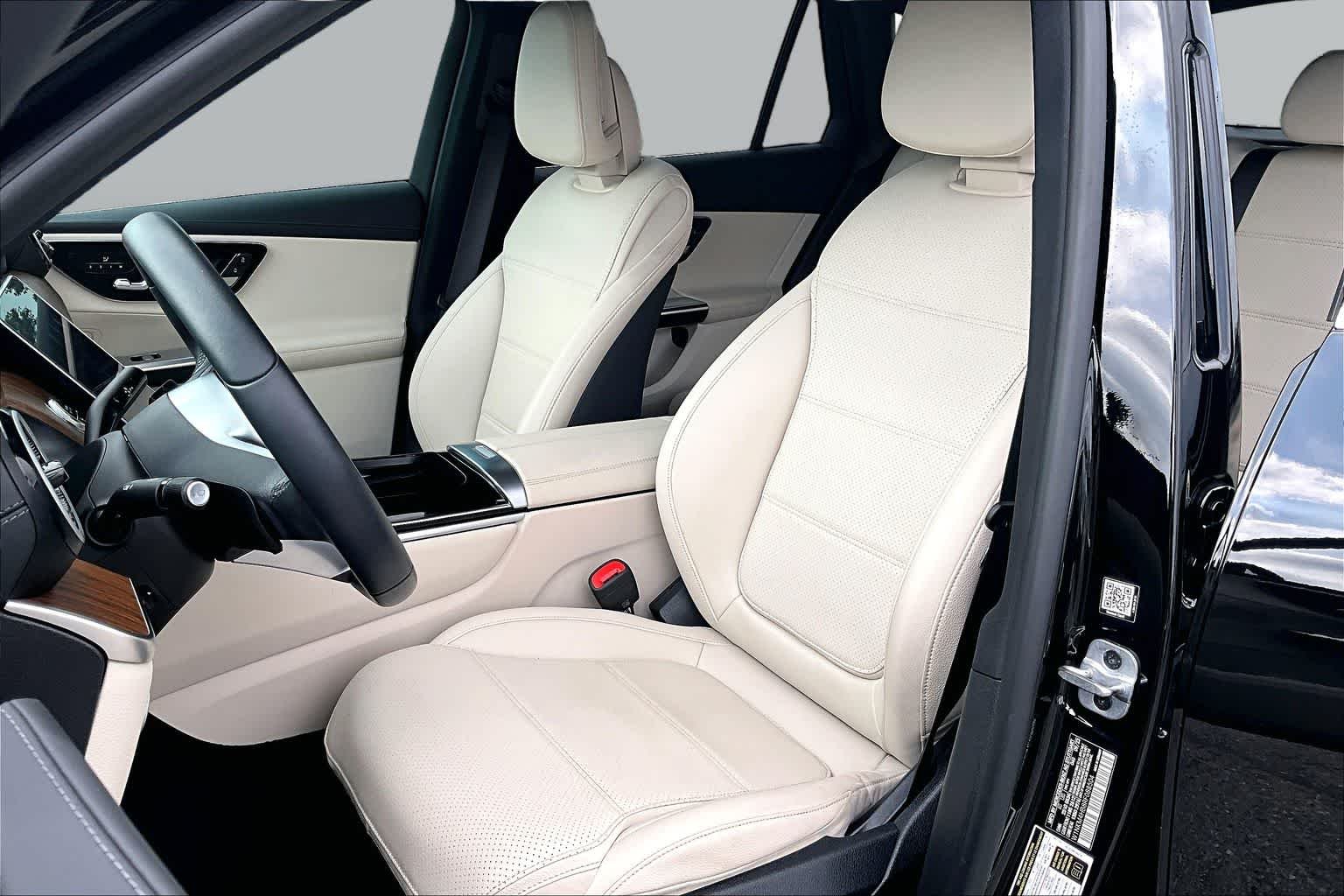 Certified Used 2024 Black Mercedes-Benz GLC 300 image 8