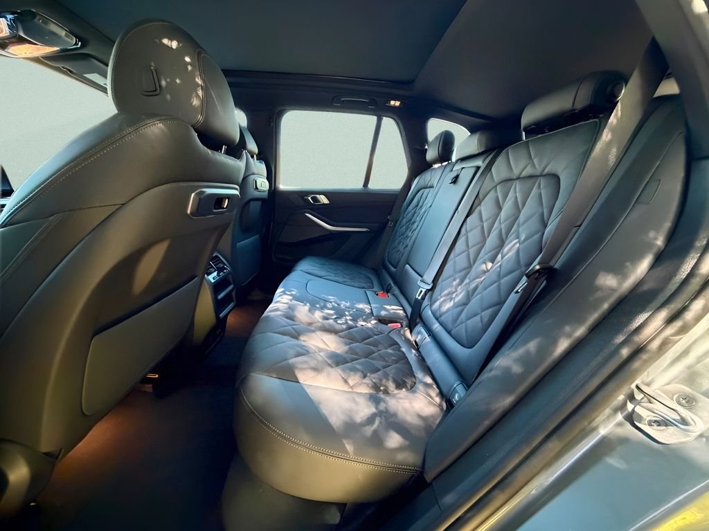 New 2026 Skyscraper Grey Metallic BMW xDrive40i image 23