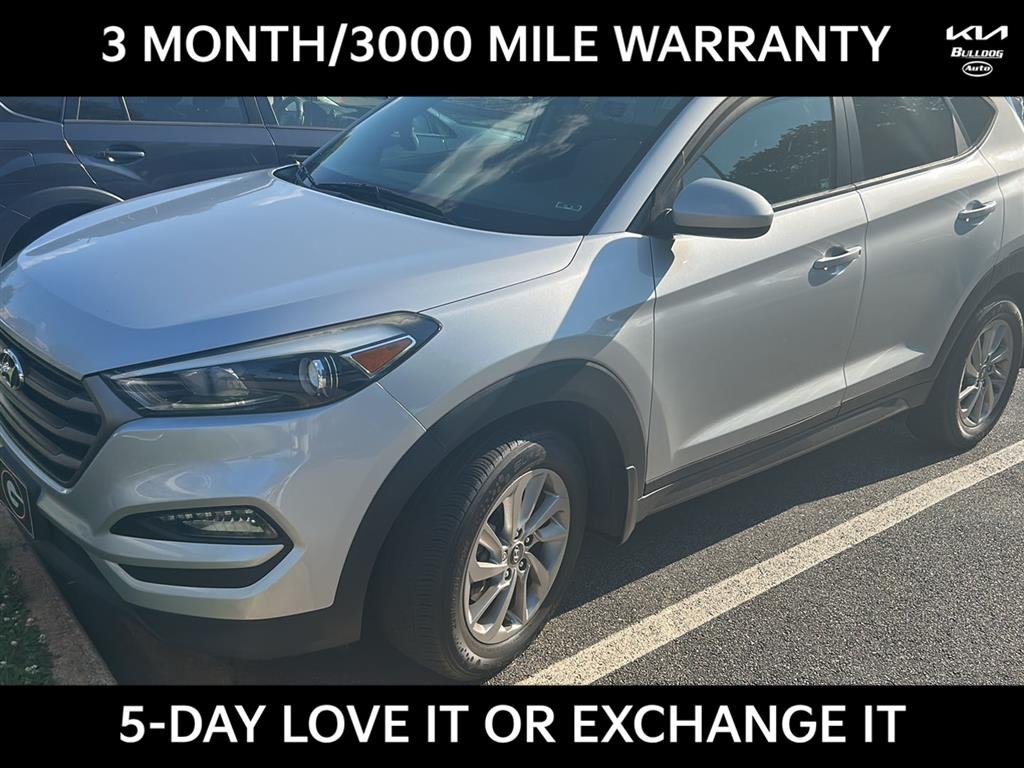Used 2016 Molten Silver Hyundai SE image 2