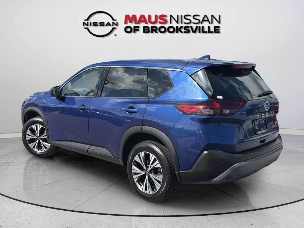 Used 2021 Blue Nissan SV image 7
