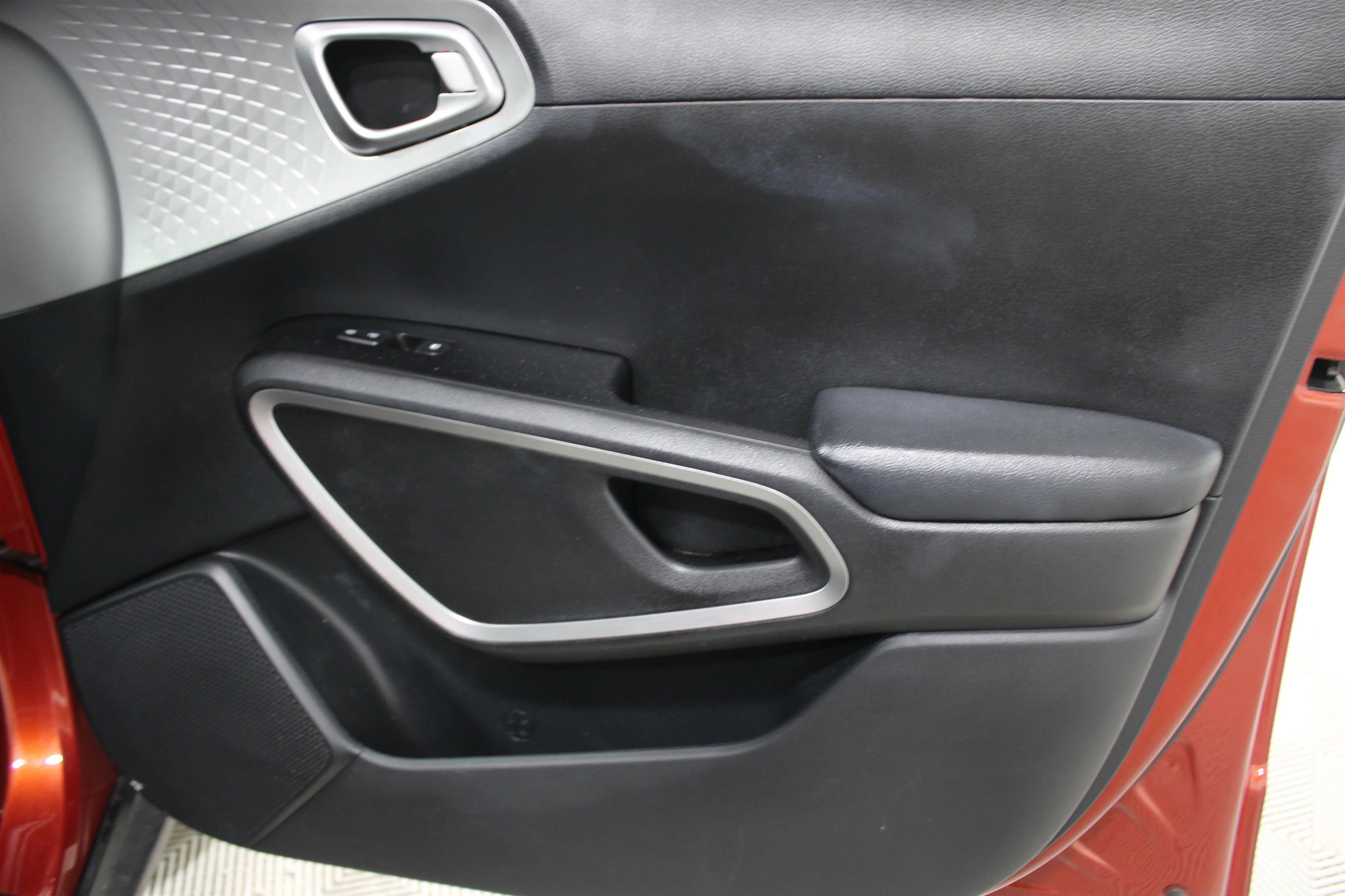 2024 Kia Soul LX - Photo 24
