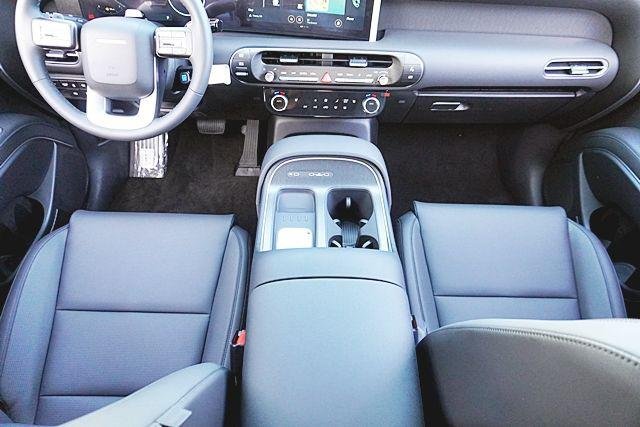 New 2026 Black Hyundai SEL FWD image 25