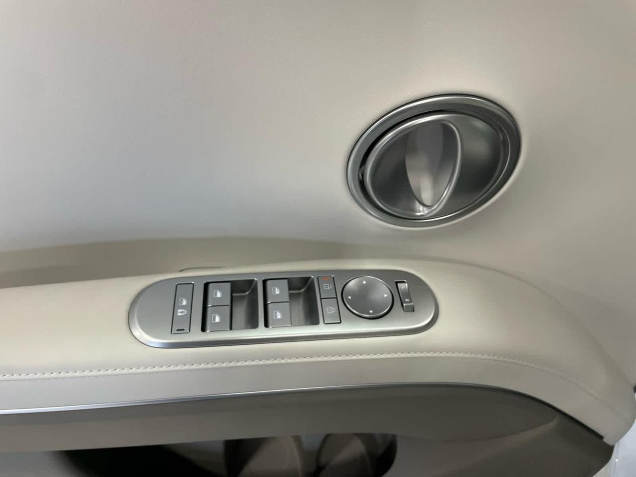 New 2026 Creamy White Pearl Hyundai SEL AWD image 29