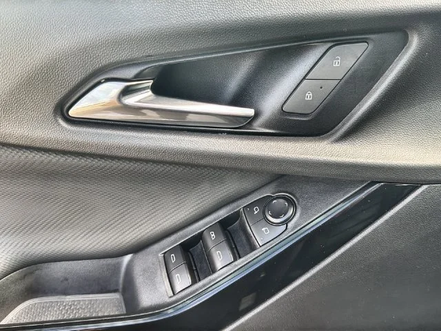 2025 Chevrolet Equinox LT - Photo 22