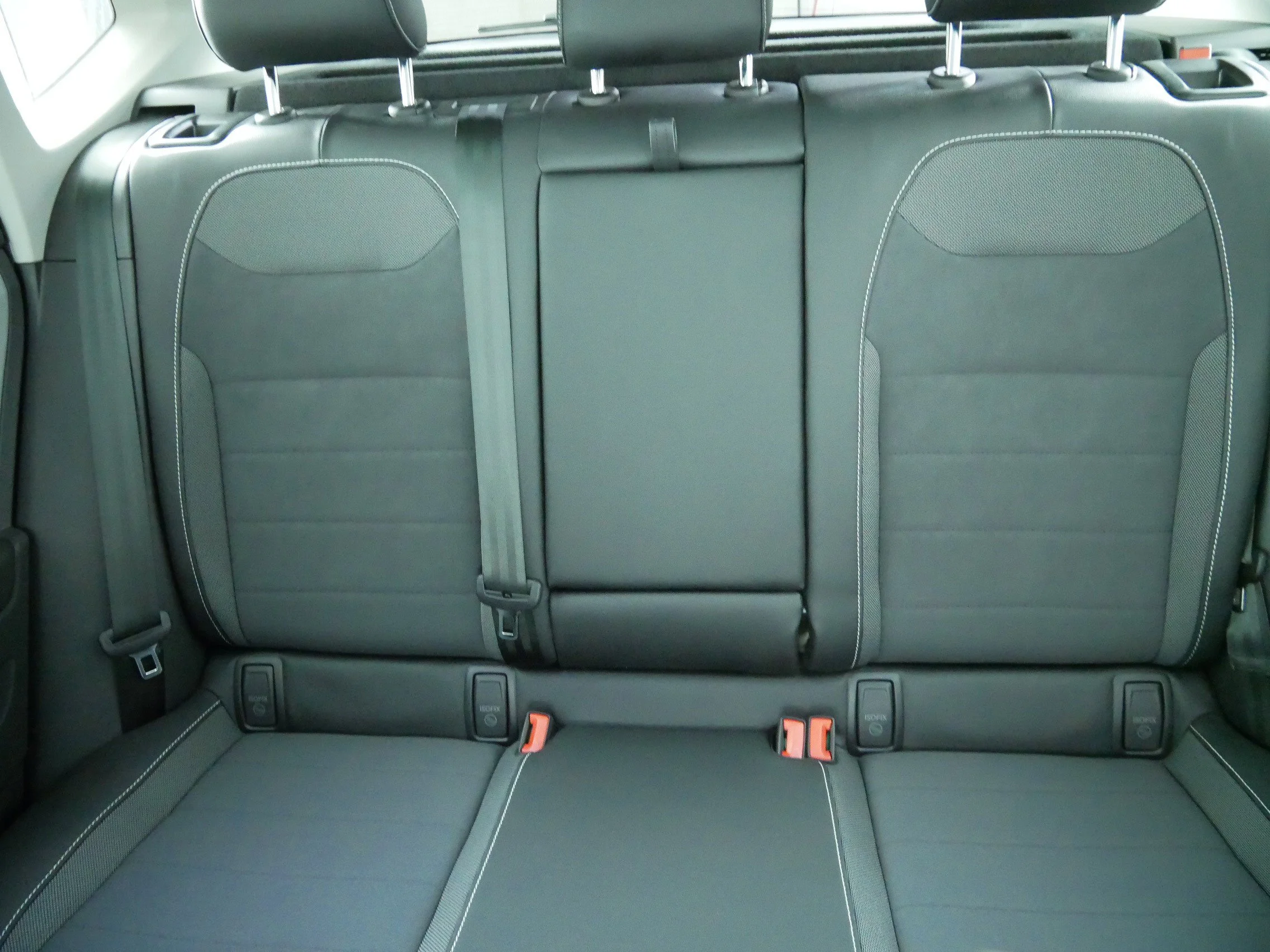 Certified Used 2022 Black Volkswagen SE image 13